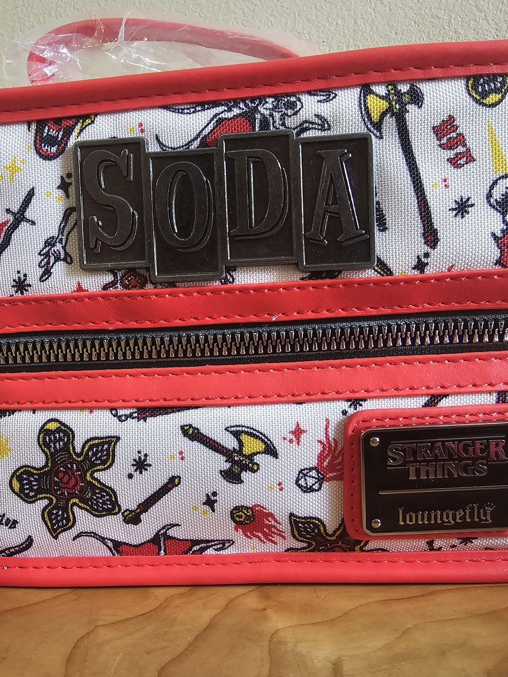 NWT Loungefly Funko SODA Stranger Things Crossbody Bag ONLY Limited Edition - Picture 4 of 8